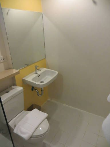 HOP INN Hotel, Khon Kaen, Thailand, Bad mit WC und  Waschbecken