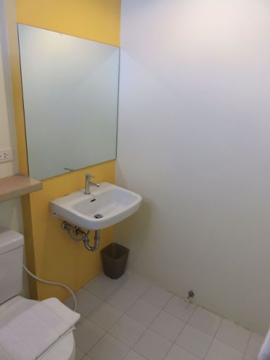 HOP INN Hotel, Ubon Ratchathani, Thailand, Bad mit WC und Waschbecken