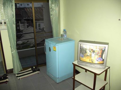 Huan Lai Gästehaus, Nong Khai, Thailand, Zimmer mit TV, Kühlschrank, Balkon