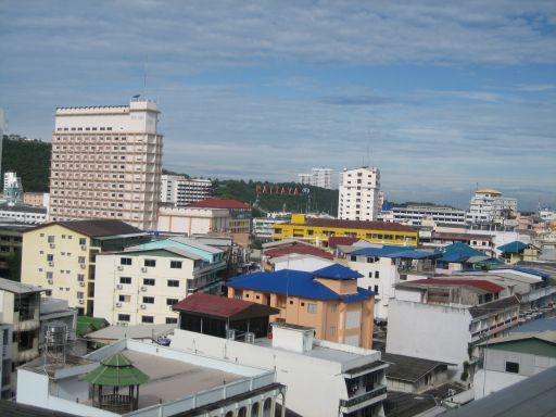 New Day Night Hotel, Pattaya, Thailand, Zimmer 857 mit Ausblick nach Pattaya Hills und Jomtien