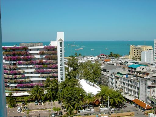 Royal Twins Palace Hotel, Pattaya, Thailand, Standard Zimmer mit Ausblick auf das Marriott Hotel