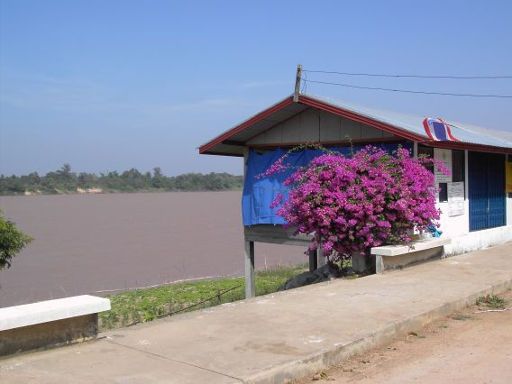 Home Stay, Nong Khai, Thailand, Straße am Mekong Fluß im Dorf