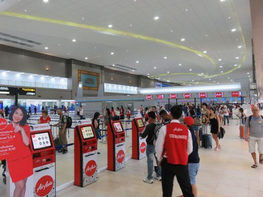 Flughafen Don Mueang Terminal 2, Bangkok, Thailand, Air Asia Check In Automaten