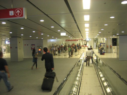 Airport Rail Link, Bangkok Thailand, Eingang zur Station im Untergeschoss Flughafen Bangkok