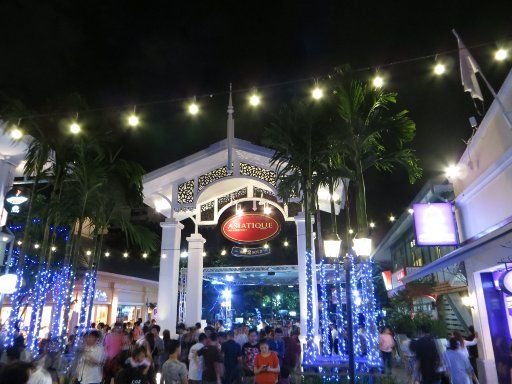 Asiatique, Bangkok, Thailand, Eingang Straßenseite