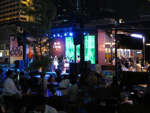 Bangkok, Thailand, Biergarten CentralWorld 2014, Chang Selections Biergarten und Bühne