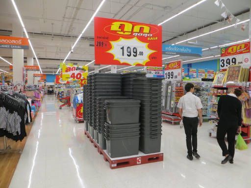 Big C Supercenter Online, Bangkok, Thailand, Sonderposten mit 50 % Rabatt