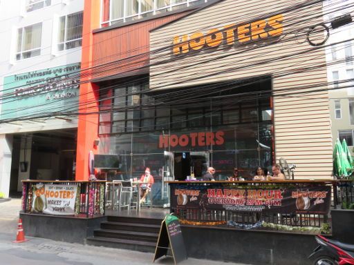 Hooters™, Bangkok, Thailand, Außenansicht