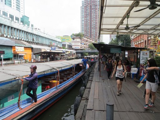 Khlong Saen Seap Express Boot Service, Bangkok Thailand, Station Pratunam Center Pier