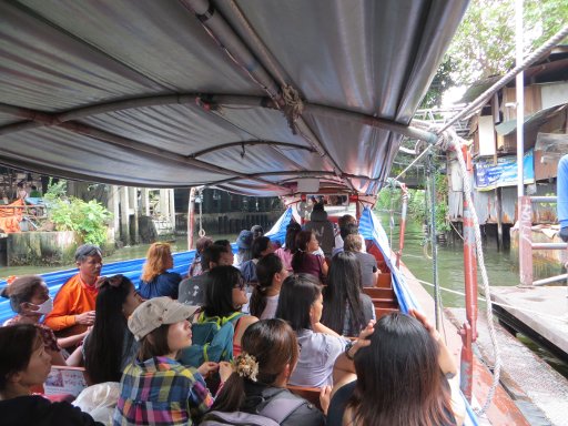 Khlong Saen Seap Express Boot Service, Bangkok Thailand, Sitzplätze im Boot