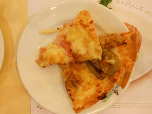 Bangkok, Thailand, Narai Pizzeria Buffet 199,– THB. Pizza