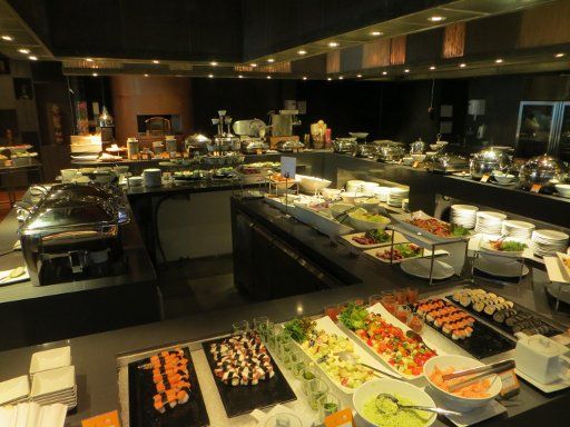 Bangkok, Thailand, Novotel Bangkok Platinum Pratunam, The Square Mittagsbuffet Auswahl