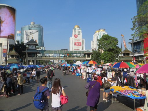 Bangkok, Thailand, Bangkok Shutdown Januar 2014, besetzte Straße zwischen dem CentralWorld und Big C Shopping Center