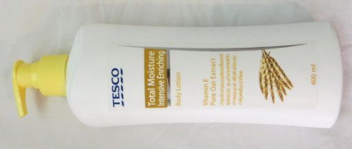 TESCO Lotus Supermarkt Online, Bangkok, Thailand, Eigenmarke TESCO Body Lotion 400 ml 129,– THB im November 2014