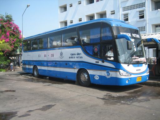 Bus der Roong Reuang Coach Co LTD