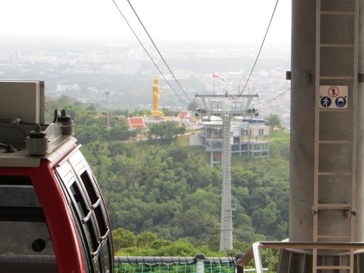 Hat Yai Municipal Park, Hat Yai, Thailand, Seilbahn Blick auf die Talstation