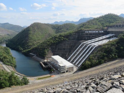 Kanchanaburi, Thailand, Deathrail Motorcycle Tours, Stopp auf dem Srinagarind Damm