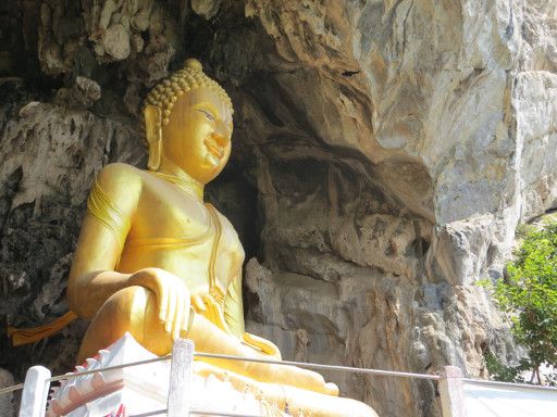 Nong Bua Lamphu, Thailand, Erawan Höhle, sitzender Buddha