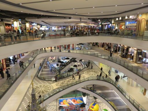 Terminal21 & Sky Deck, Nakhon Ratchasima, Thailand, Atrium über alle Etagen