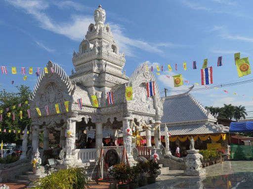 Walking Street, Nan, Thailand, City Pillar im Wat Ming Muang