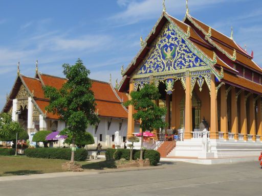 Walking Street, Nan, Thailand, Wat Changcum