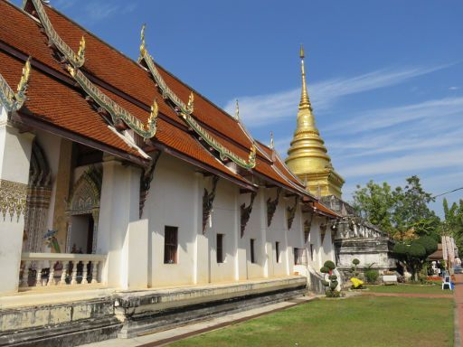 Walking Street, Nan, Thailand, Wat Changcum