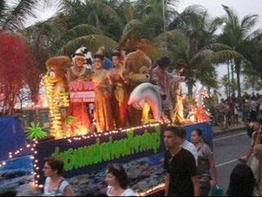 Pattaya International Mardi Gras 2009, Pattaya, Thailand, ein weiterer Festwagen