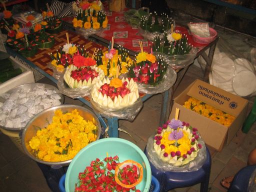 Loy Krathong, 2010, Pattaya, Thailand, Krathongs aus Schaumpolystyrol