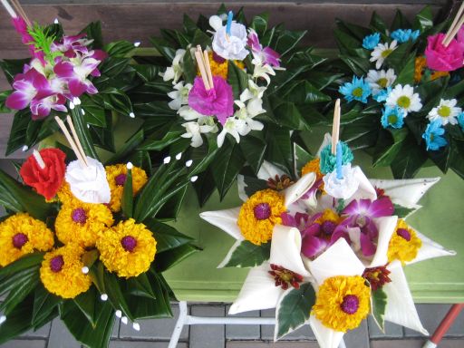 Loy Krathong, 2010, Pattaya, Thailand, schöne Krathongs ab 40,– thai baht