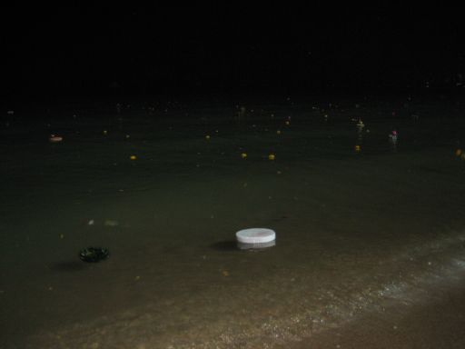 Loy Krathong, 2010, Pattaya, Thailand, schwimmende Krathongs