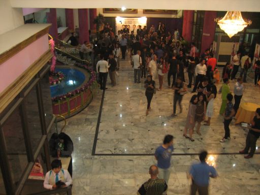 Miss International Queen™, 2010, Pattaya, Thailand, Blick von der 2.Etage in das Foyer der 1. Etage