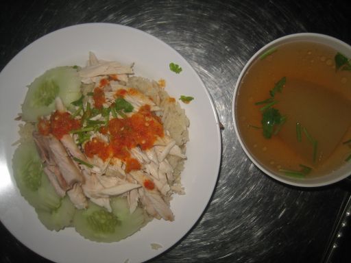 Pattaya, Thailand, Straßenrestaurant, Khaao naa Gkai / Hühnchen mit Reis für 40,– Thai Baht