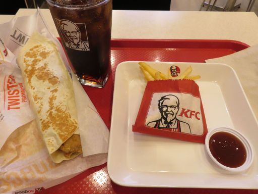 Sakon Nakhon, Thailand, KFC® mit BBQ Twister Menü für 95,– THB