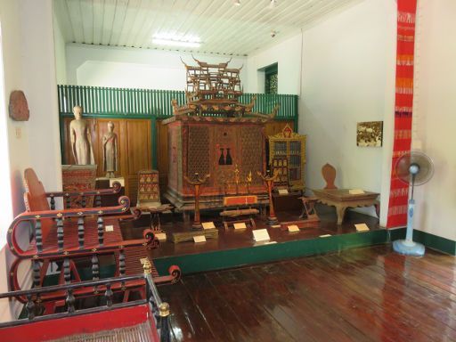 National Museum, Ubon Ratchathani, Thailand, Möbel aus Holz