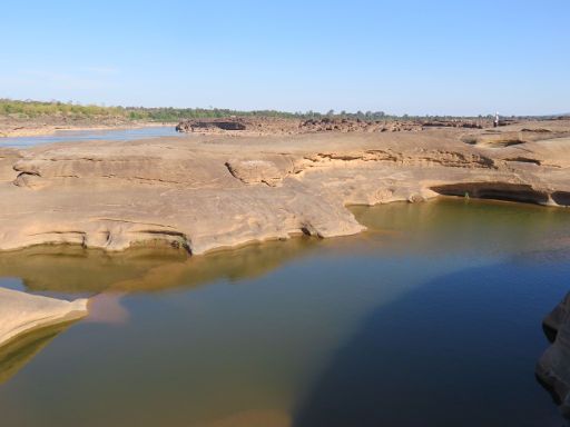 Sam Phan Bok und Had Salueng, Ubon Ratchathani, Thailand, mit Regenwasser gefülltes Loch