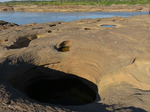 Sam Phan Bok und Had Salueng, Ubon Ratchathani, Thailand, tiefes Krater ähnliches Loch