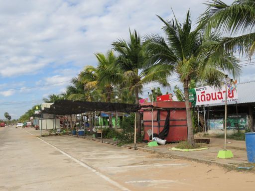 Sirindhorn Damm und Chok Mek Grenze, Ubon Ratchathani, Thailand, Sirindhorn Damm Parkplätze und Straßenrestaurants