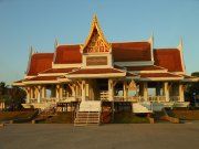 Udon Thani, Thailand, Gebäude auf dem Thungsi Munag Gelände