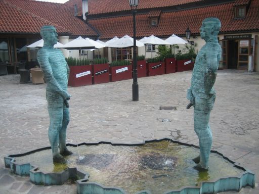 Prag, Tschechische Republik, Skulpturen / Franz Kafka Museum