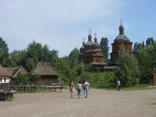 Mamajeva Sloboda Freilichtmuseum, Kiew, Ukraine, Zentraler Platz