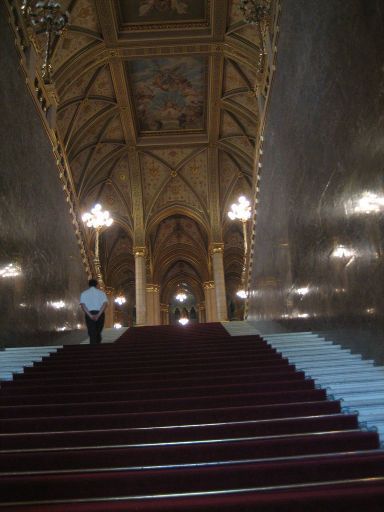 Ungarisches Parlamentsgebäude, Budapest, Ungarn, Treppenhaus