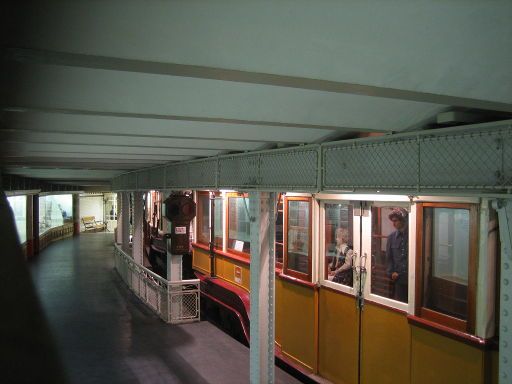 Untergrund-Bahn Museum, Budapest, Ungarn, Ausstellung Bahnsteig und Wagen von 1896