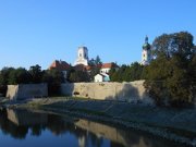 Győr, Ungarn, Festungsmauern am Fluss