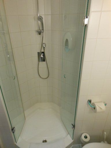 Ibis Budapest City, Budapest, Ungarn, Bad mit Dusche