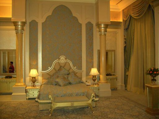 Emirates Palace Mandarin Oriental, Abu Dhabi, Vereinigte Arabische Emirate, Schlafzimmer einer Suite