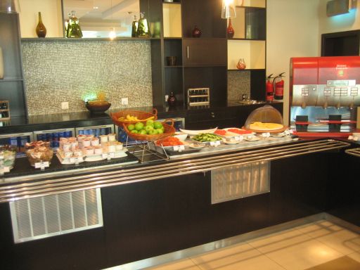 Holiday Inn Express Dubai Internet City, Dubai, Vereinigte Arabische Emirate, ein Teil vom Frühstücksbuffet