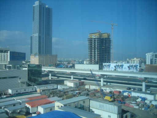 ibis Al Barsha, Dubai, Vereinigte Arabische Emirate, Zimmer Nummer 566, Ausblick aus dem Fenster