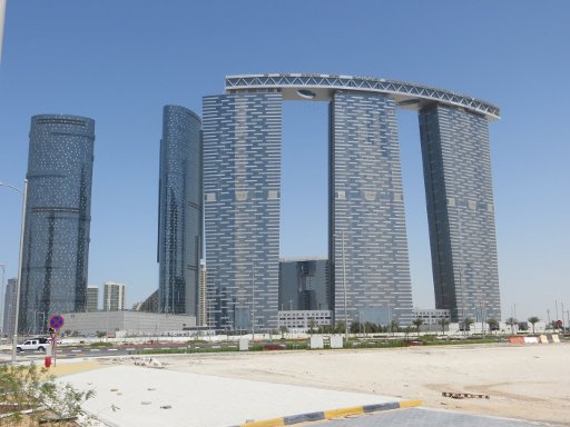 Al Reem Island, Abu Dhabi, Vereinigte Arabische Emirate, The Gate Towers and the Arc