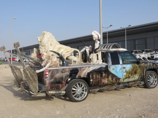 Motorworld, Abu Dhabi, Vereinigte Arabische Emirate, Chevrolet C/K Pickup Custom mit Airbrushlackierung