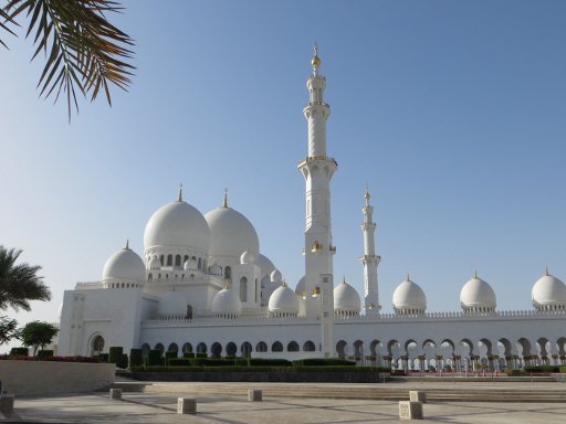 Scheich Zayed Moschee, Abu Dhabi, Vereinigte Arabische Emirate, Gebetssaal mit zwei Minaretten